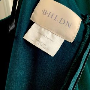 BLDN emerald flutter sleeve maxi dress with elastic waist size 14! Worn once!!
